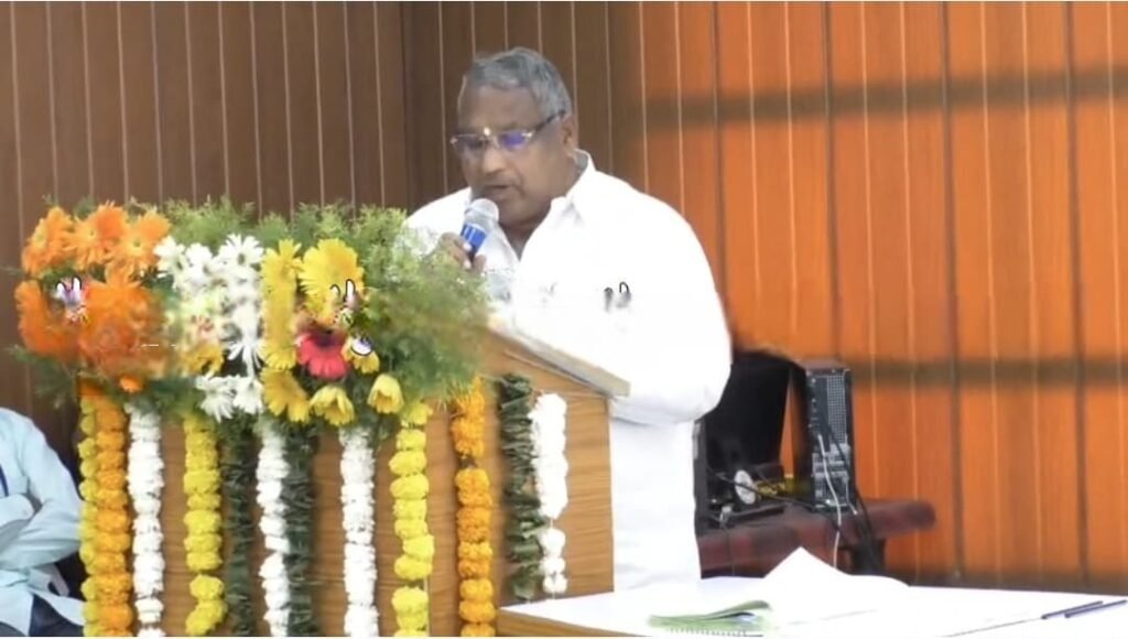 మున్సిపల్ చైర్మన్ గా మైలారపు లింబాద్రి ఎన్నిక