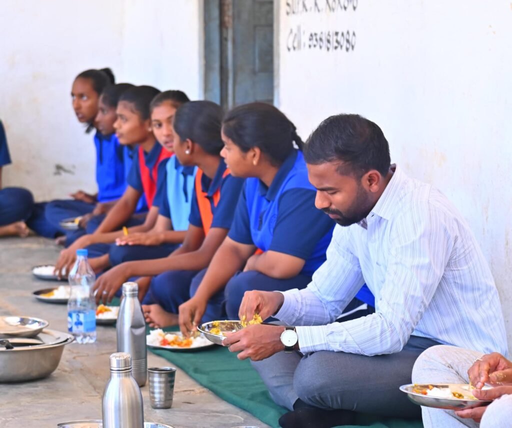 పలు అభివృద్ధి పనులు పరిశీలన