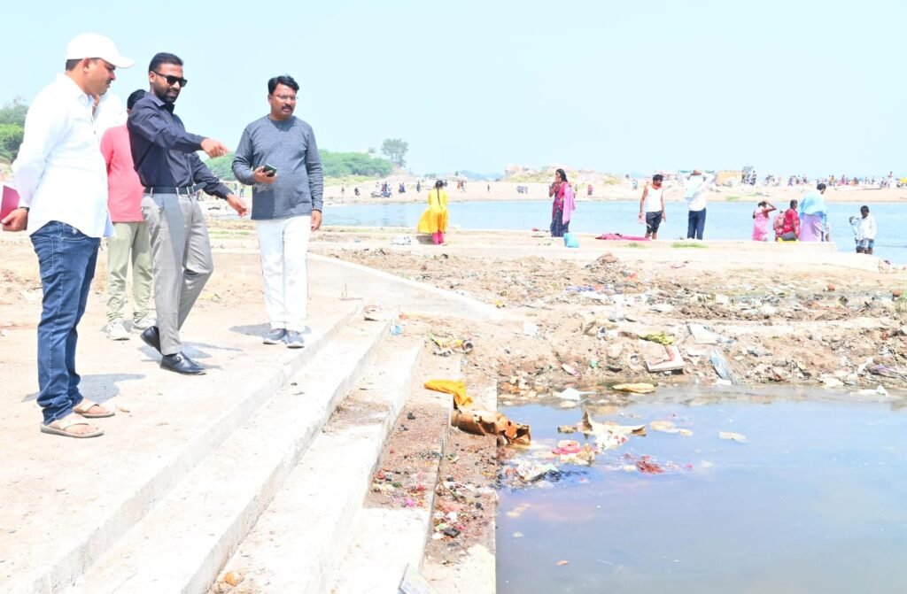 ధర్మపురి గోదావరి తీరం, ప్రభుత్వ ఆసుపత్రి పరిశీలన