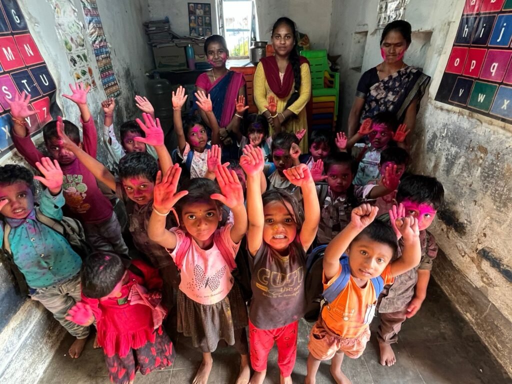 మాస్టర్ కాన్వెంట్ లో హోలీ సంబరాలు