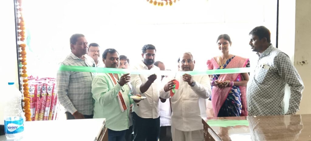 నాణ్యమైన సరుకులు అందిస్తూ వ్యాపారాన్ని అభివృద్ధి చేసుకోవాలి