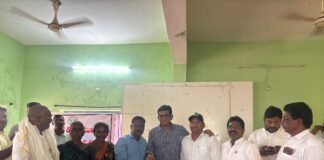 కళ్యాణ లక్ష్మి షాదీ ముబారక్ చెక్కలు పంపిణీ చేసిన ఎమ్మెల్యే