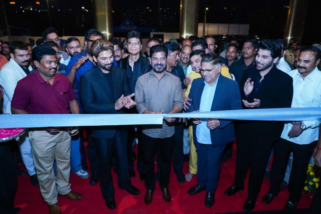 ఐటీ, ఫార్మా రంగాల తరహాలో సినిమా ఇండస్ట్రీ ఎదగాలి.. ముఖ్యమంత్రి ఎ. రేవంత్ రెడ్డి.