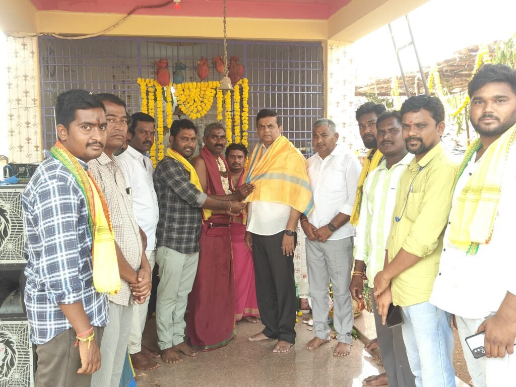 శ్రీ లక్ష్మీ నరసింహ స్వామిని దర్శించుకున్న సుజిత్ రావు