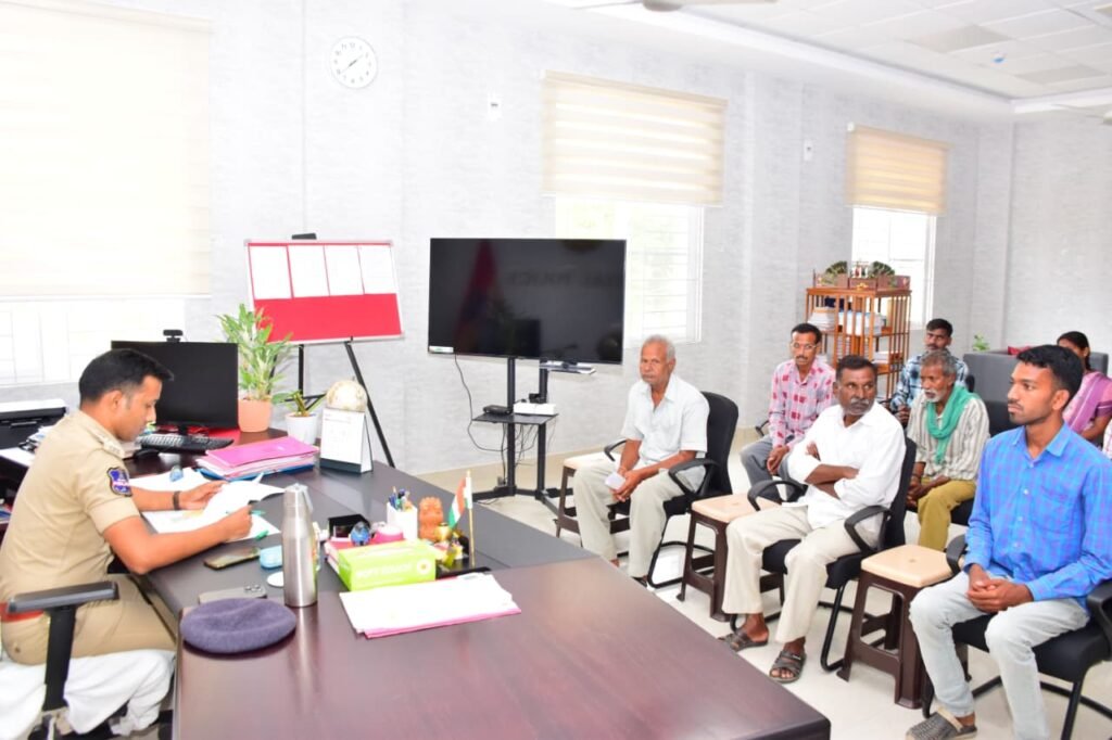 బాధితులకు సత్వర న్యాయం జరగాలి: ఎస్పీ