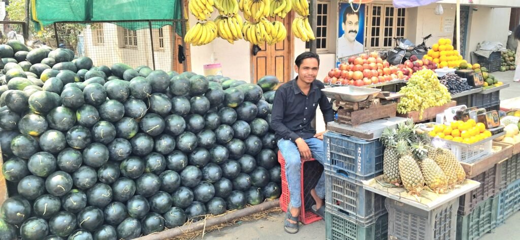 వేసవిలో ఊపందుకున్న పుచ్చకాయలు, పండ్ల వ్యాపారం