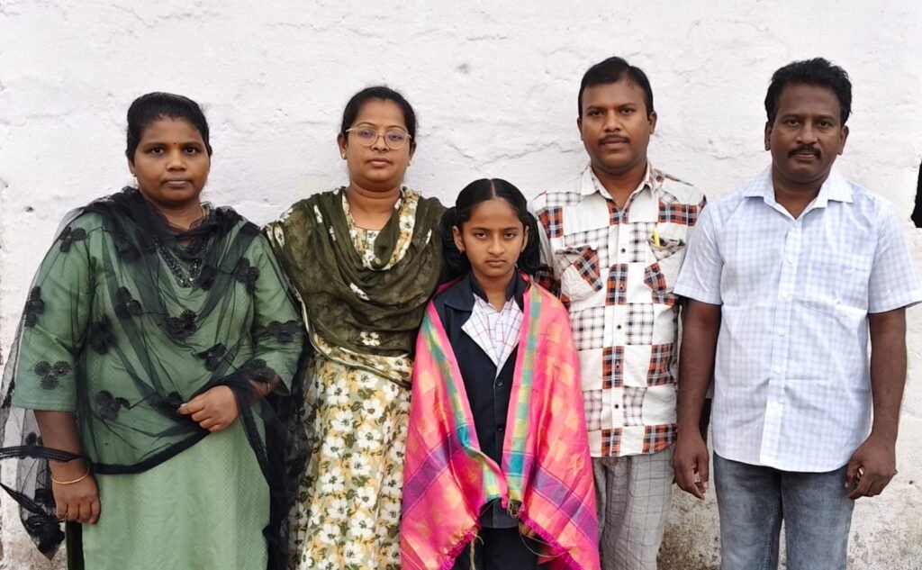 నవోదయలో సీటు సాధించిన విద్యార్థిని సాన్వికి సన్మానం