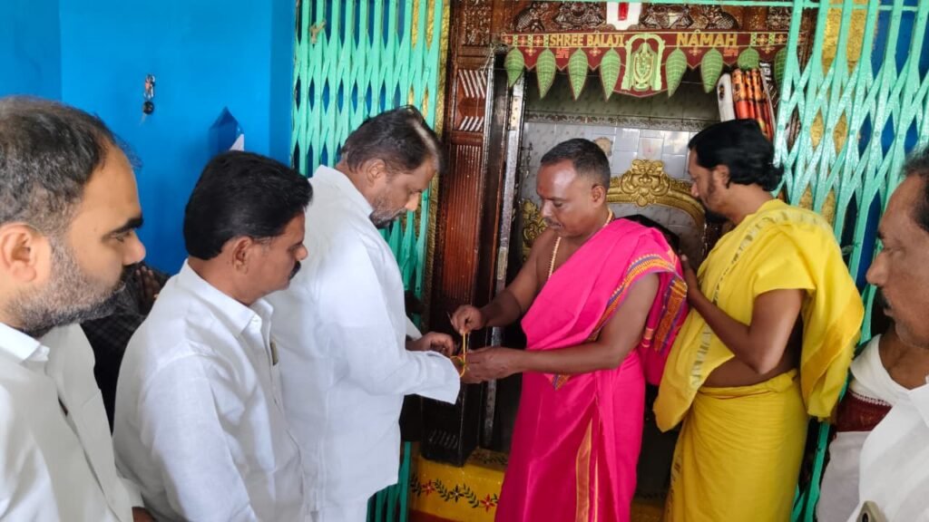 శ్రీ వెంకటేశ్వర స్వామి దర్శించుకున్న మంత్రి అడ్లూరి..