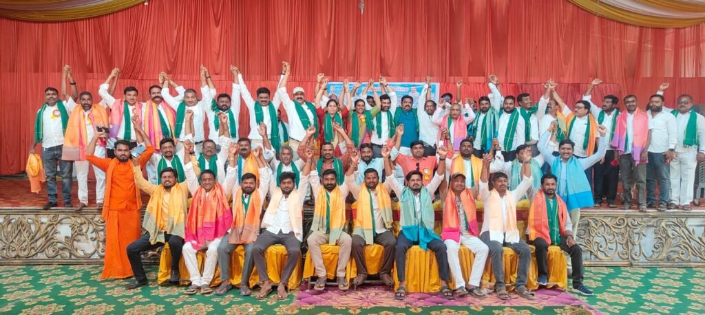 మున్నూరు కాపు ప్రజా ప్రతినిధులకు ఘన సన్మానం