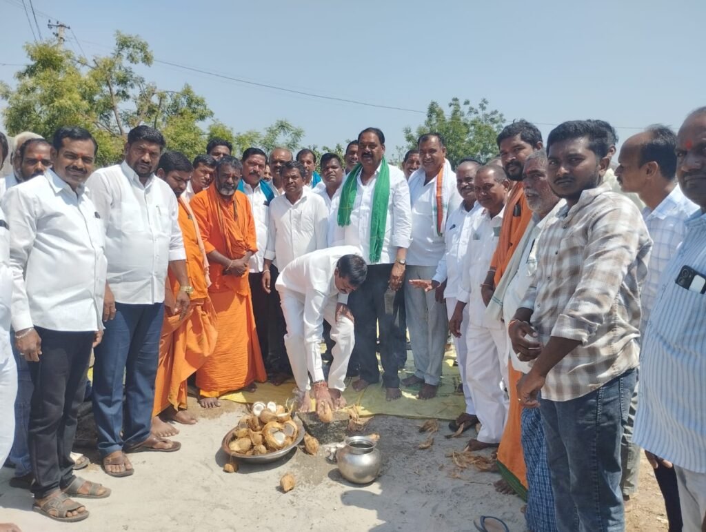 పలు అభివృద్ధి పనులకు భూమి పూజ చేసిన జువ్వాడి.