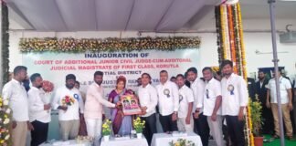 పోర్ట్ పోలియో జడ్జి జస్టిస్ రేణుక యారాని కలిసిన ధర్మపురి బార్ అసోసియేషన్ న్యాయవాదులు