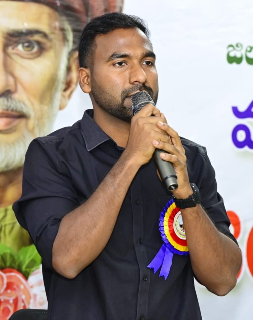 మహాత్మా ఫూలే ఆలోచనలను ఆచరణలో పెట్టి సమాజంలో సమానత్వం నెలకొల్పడానికి కృషి చేయాలి:అడ్లూరి