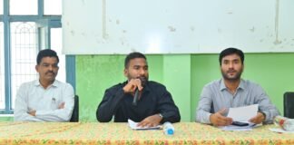 హామీ పథకం పనుల పురోగతిపై జిల్లా కలెక్టర్ సమీక్ష