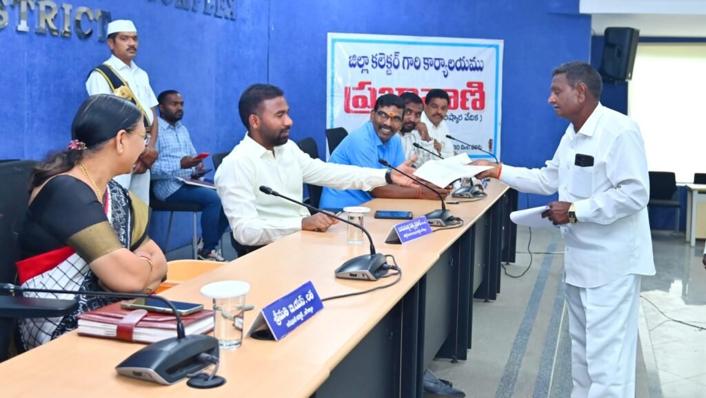 ప్రజావాణి ఆర్జీలపై సమగ్ర విచారణ జరిపి సమస్యలను త్వరగా పరిష్కరించాలి.