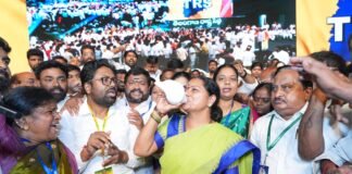 మునీరాబాద్ వేదికగా టీఆర్ఎస్ పార్టీని ప్రకటించిన కల్వకుంట్ల కవిత