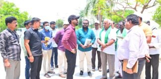 రైతులు కొనుగోలు కేంద్రాల్లోనే ధాన్యం విక్రయించాలి