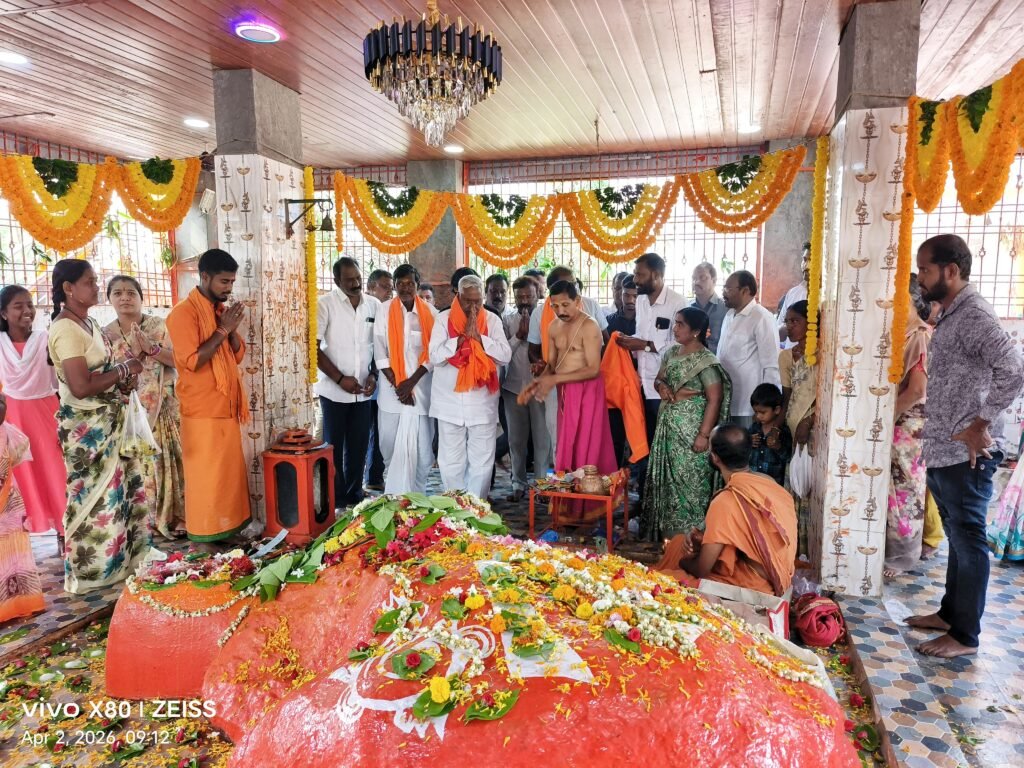 ఆలయంలో మాజీ మంత్రి జీవన్ రెడ్డి పూజలు