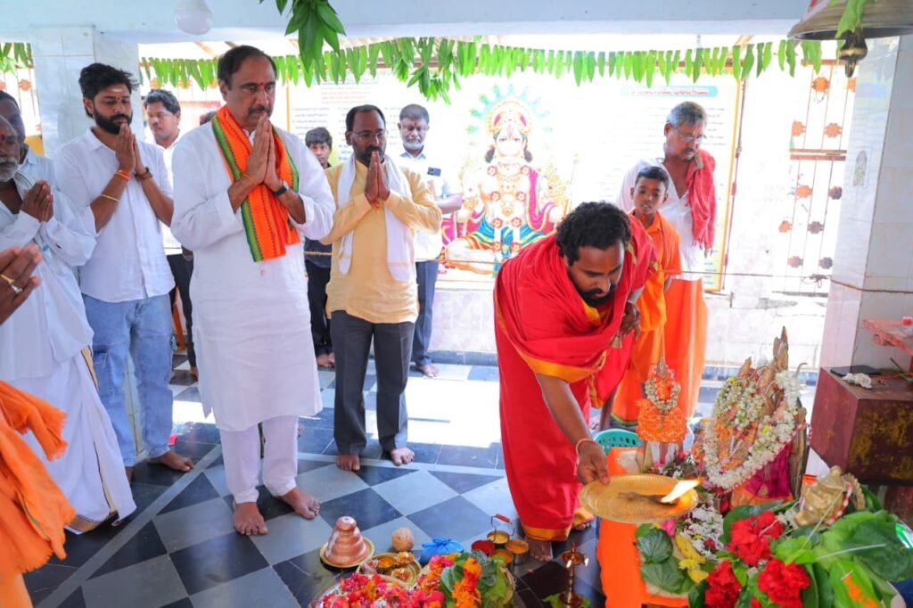 చిన్న హనుమాన్ జయంతి వేడుకల్లో పాల్గొన్న ఎమ్మెల్యే సంజయ్ కుమార్