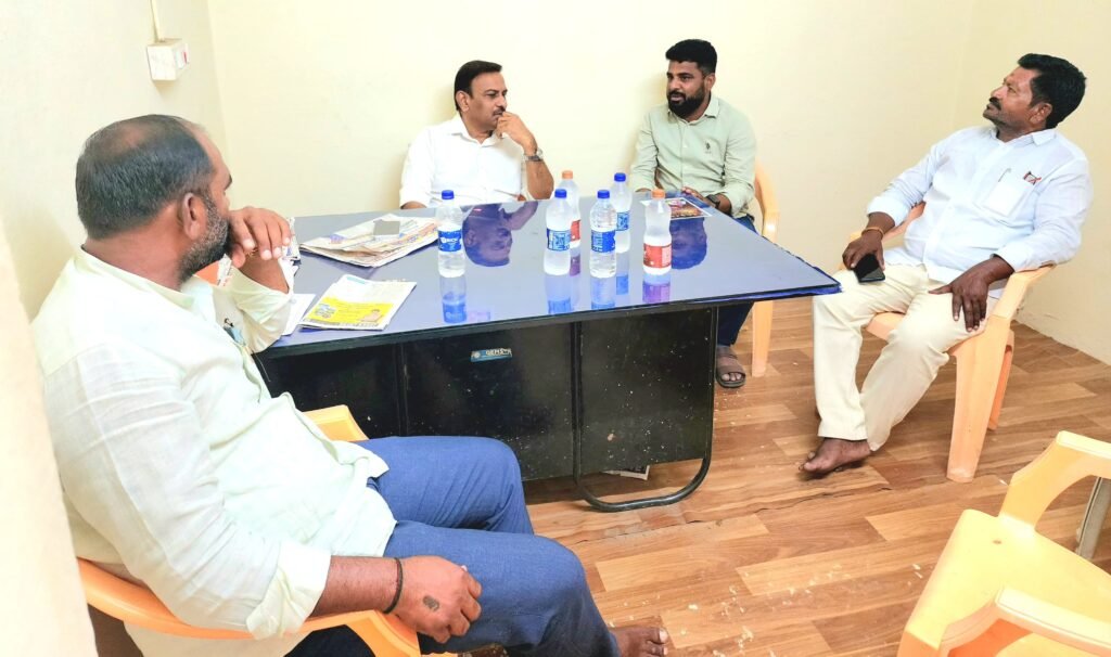 జిల్లాలో డాక్టర్ రఘు సుడిగాలి పర్యటన