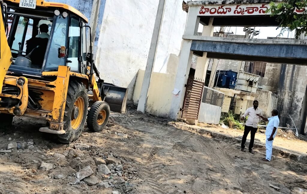 స్మశాన వాటికకు సీసీ రోడ్డుతో మెరుగైన సౌకర్యాలు