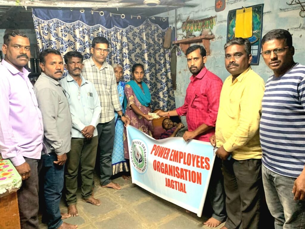 అనారోగ్యంతో బాధపడుతున్న అంజయ్య కుటుంబానికి ఆర్థిక సహాయం