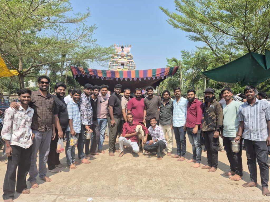 ఆడెల్లి పోచమ్మ చెంత కోరుట్ల బజరంగ్ దళ్ నేతల మొక్కులు