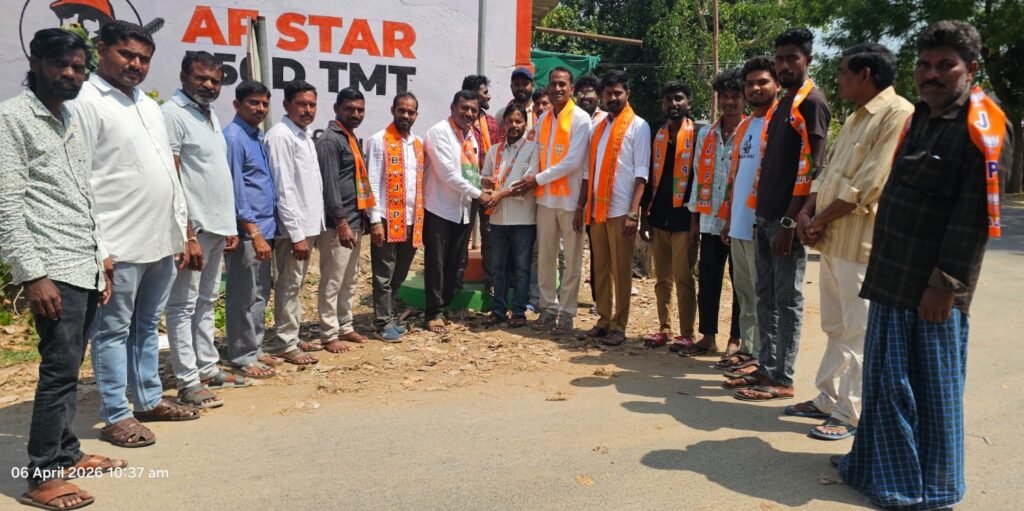 బిజెపిలో చేరిన వెల్గటూర్ మండలం మాజీ వైస్ ఎంపీపీ