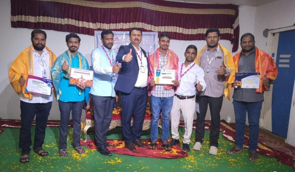 ఉత్తమ ప్రతిభ కనబరిచిన సిబ్బందికి సన్మానం