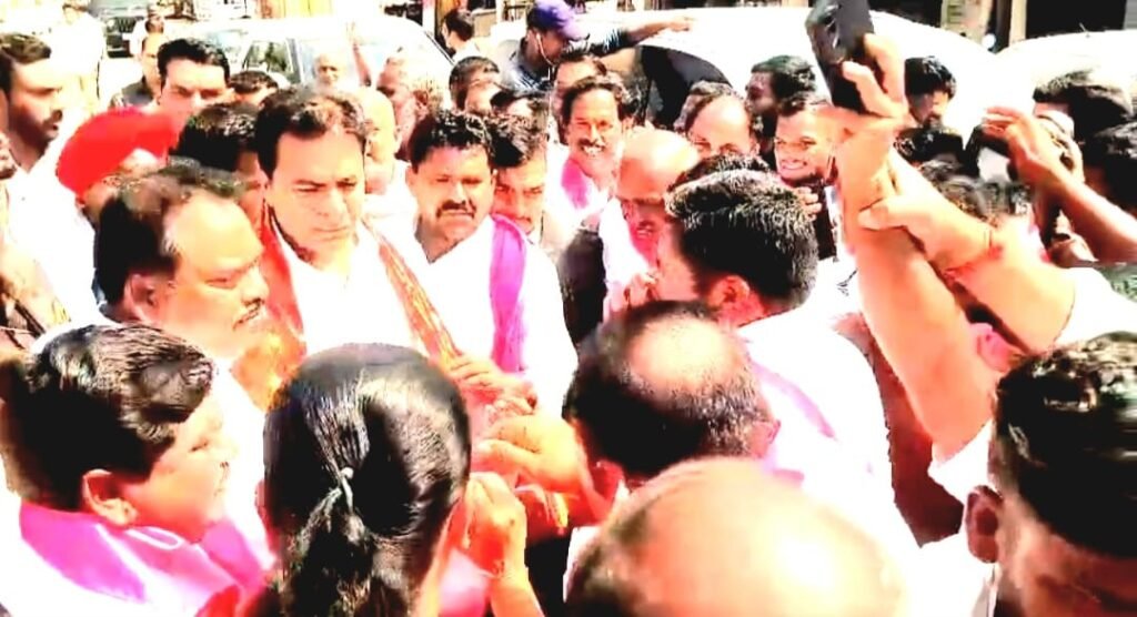 పూడూరులో కేటీఆర్‌కు అపూర్వ స్వాగతం