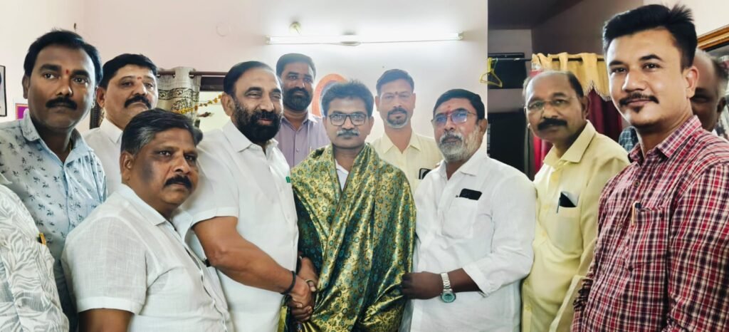 మాజీ మావోయిస్టు నేత తిప్పిరి తిరుపతిని కలిసిన జువ్వాడి