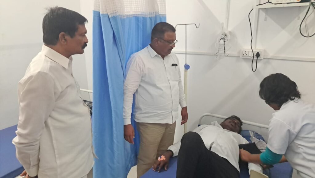 ఆస్పత్రిలో పలువురుని పరామర్శించిన జువ్వాడి