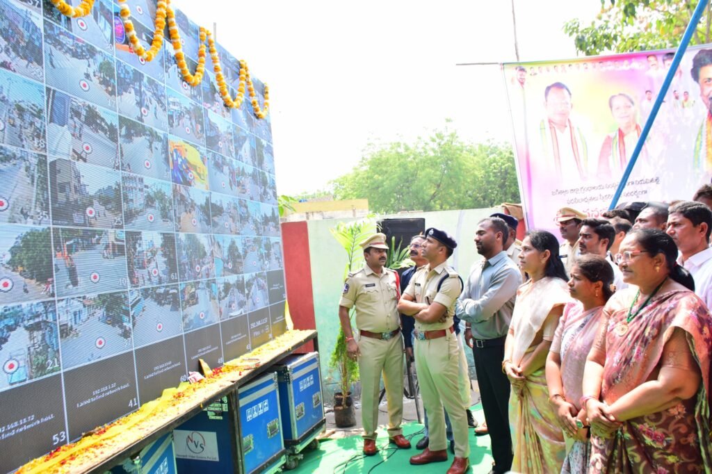 ప్రజలు తమ వ్యక్తిగత భద్రత కోసం సీసీ కెమెరాలను ఏర్పాటు చేసుకోవాలి:కలెక్టర్&nbsp; సత్య ప్రసాద్