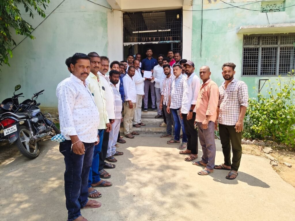 వడ్డెర సంఘ భవన నిర్మాణానికి భూమి కేటాయించాలి.