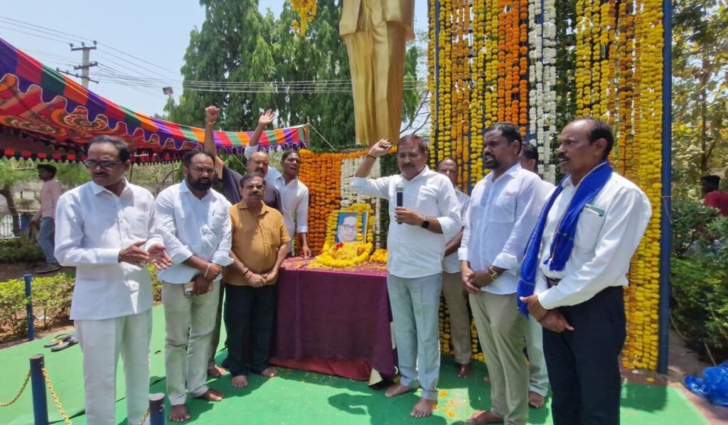 అంబేద్కర్ ఆశయాలను కొనసాగిద్దాం: కూన గోవర్ధన్