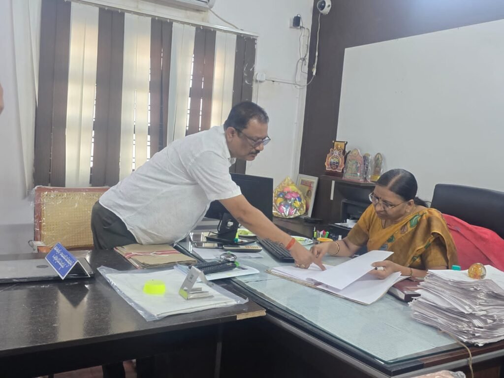 భూ భారతి దరఖాస్తులను వెంటనే పరిష్కరించాలి-&nbsp; జిల్లా అదనపు కలెక్టర్ బి.ఎస్ లత