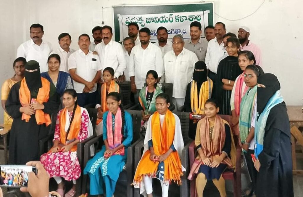 మెట్‌పల్లి ప్రభుత్వ జూనియర్ కళాశాల విద్యార్థుల ఘనత