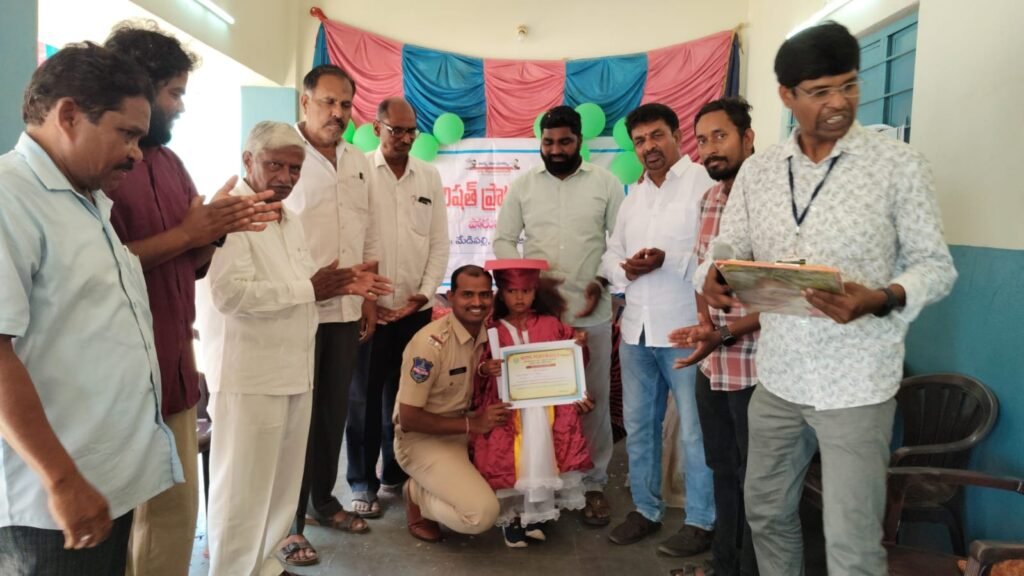 ఘనంగా ఫ్రీ గ్రాడ్యుయేషన్ డే అండ్ ఫేర్వెల్ పార్టీ వేడుకలు