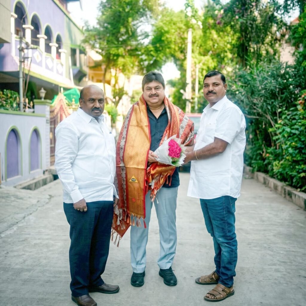 బిజెపి రాష్ట్ర అధ్యక్షుడిని మర్యాదపూర్వకంగా కలిసిన డాక్టర్ అనూప్ రావు యాదగిరి బాబు