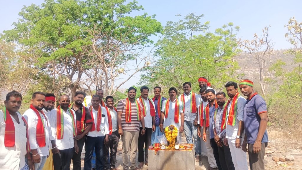 వైభవంగా పోతురాజు విగ్రహ ప్రతిష్టాపన