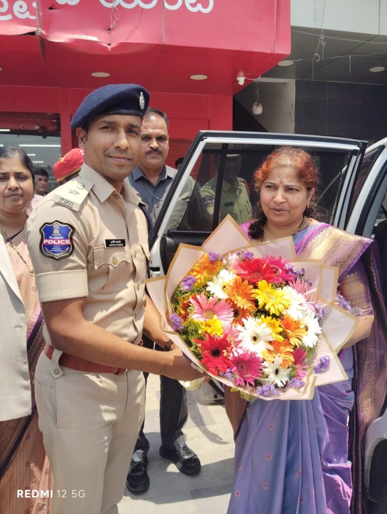 హైకోర్టు జడ్జి రేణుక యార ని మర్యాదపూర్వకంగా కలిసిన జిల్లా ఎస్పీ