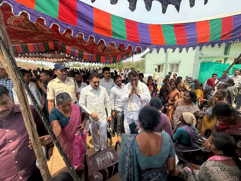 కొనుగోలు కేంద్రాలను సద్వినియోగం చేసుకోవాలి..