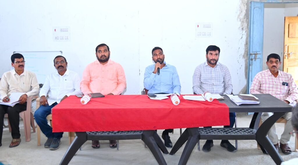 నిర్దేశించిన ఉపాధి హామీ లక్ష్యాలను చేరుకోవాలి