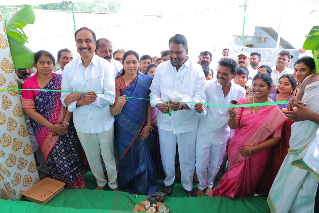 ప్రైవేటు పాఠశాలను ప్రారంభించిన మంత్రి అడ్లూరి