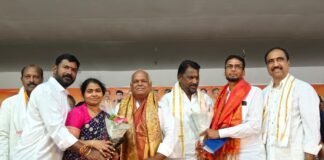 మార్కెట్ కమిటీ నూతన చైర్మన్కు శుభాకాంక్షలు తెలిపిన మాజీ మున్సిపల్ చైర్పర్సన్ అడువాల జ్యోతి లక్ష్మణ్