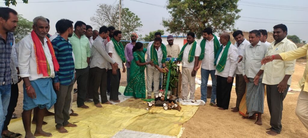 వరి ధాన్యం కొనుగోలు కేంద్రాలు ప్రారంభం