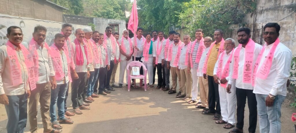 ఘనంగా బిఆర్ఎస్ పార్టీ ఆవిర్భావ దినోత్సవ వేడుకలు