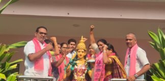 జిల్లాలో ఘనంగా బిఆర్ఎస్ పార్టీ ఆవిర్భావ దినోత్సవ వేడుకలు