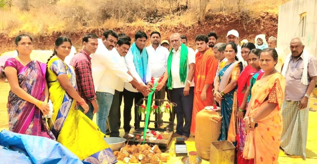 తిప్పాయపల్లిలో ఐకేపీ వరి కొనుగోలు కేంద్రం ప్రారంభం