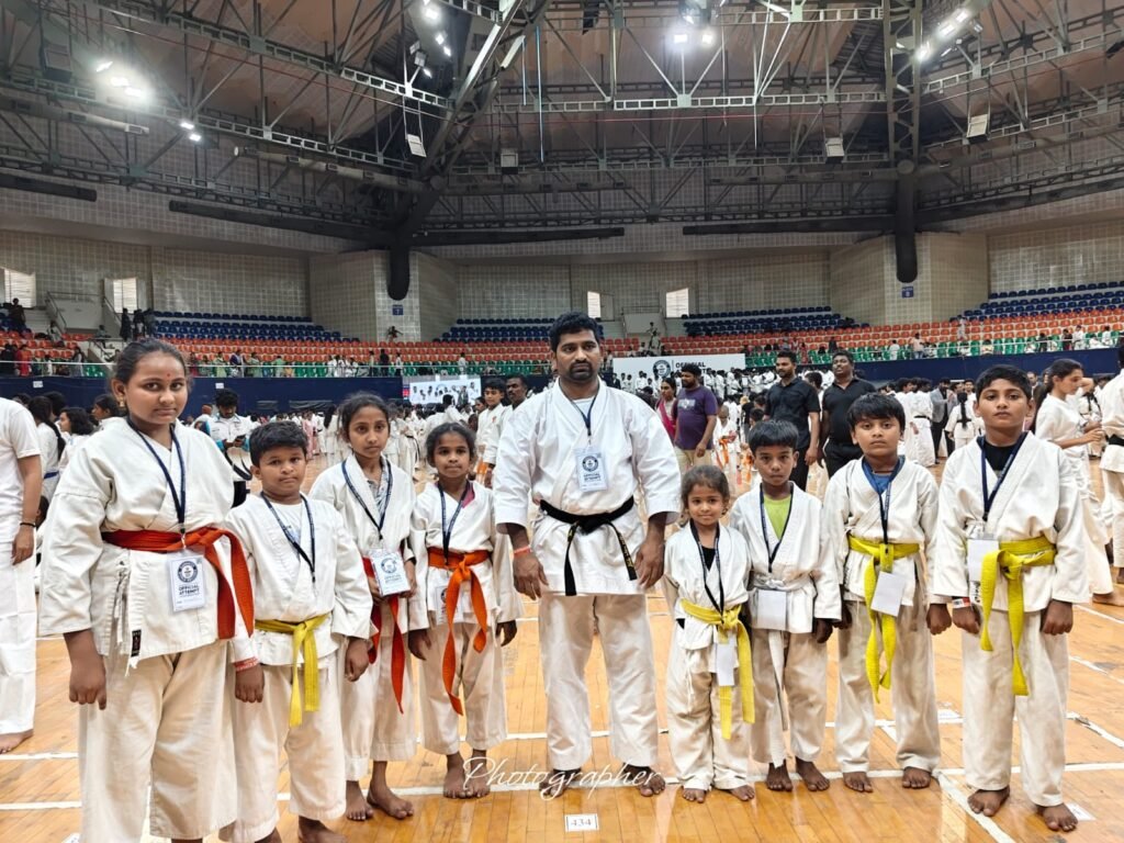 కరాటే లో గిన్నిస్ వరల్డ్ రికార్డ్ సాధించిన వైరా విద్యార్థులు