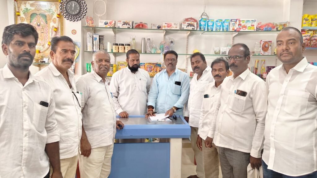 గడి స్థలాలు కాపాడాలి, విఎల్టీలు రద్దు చేయించాలని కోరుతూ బిజేపి కౌన్సిలర్లతో సంతకాల సేకరణ